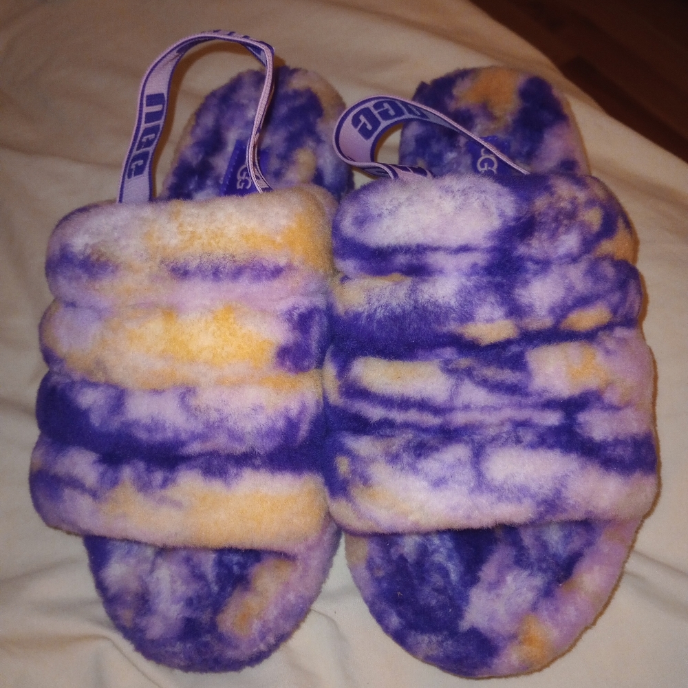 UGG STRAP BACK SLIPPERS LIKE NEW SZ 7 TYE-DYED